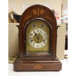 An Edwardian marquetry and inlaid chiming mantel clock, 45cm