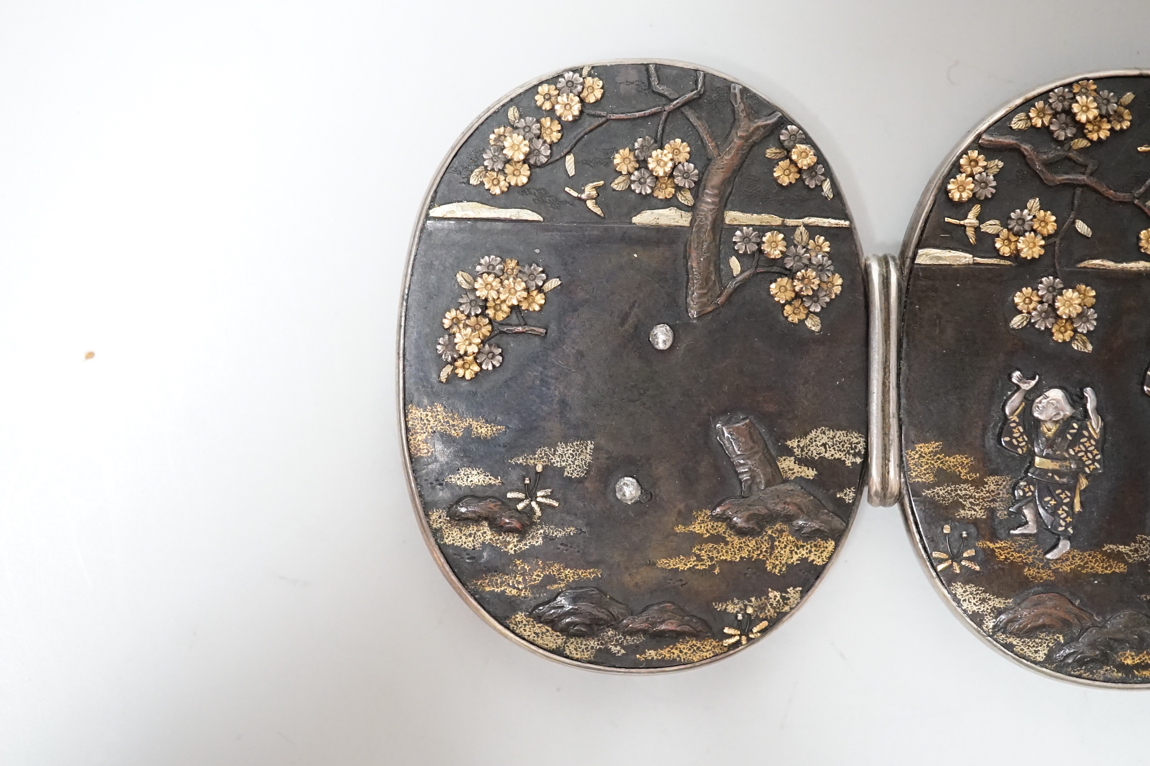 A Japanese Meiji period mixed metal belt buckle - Image 2 of 4