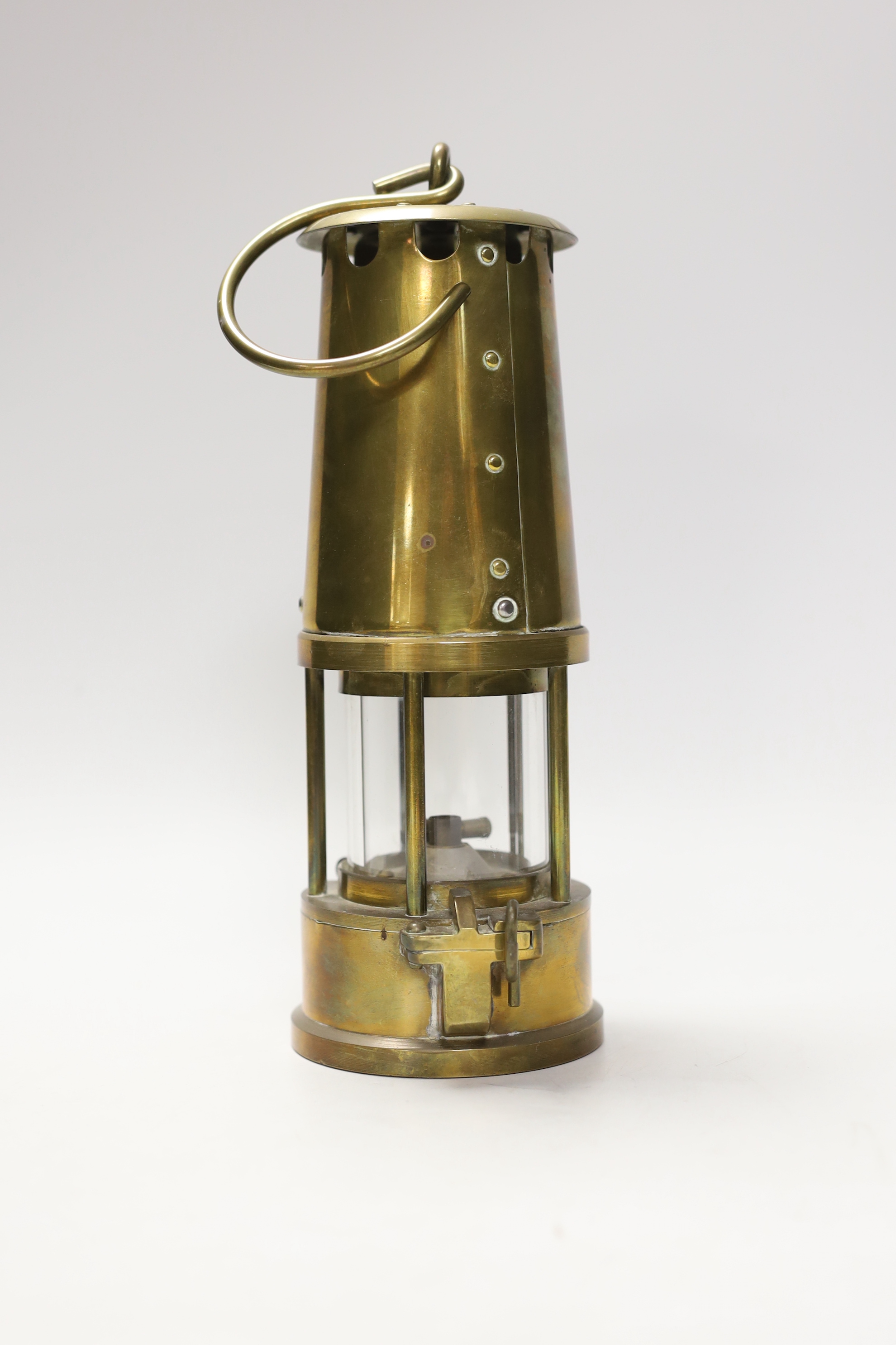 An Eccles brass miner's lamp - Image 2 of 3