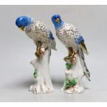 A pair of Samson porcelain figures of parakeets, 20cm