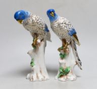 A pair of Samson porcelain figures of parakeets, 20cm