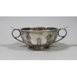 A George V silver two handled bowl, with cut card decoration, Goldsmiths & Silversmiths Co Ltd