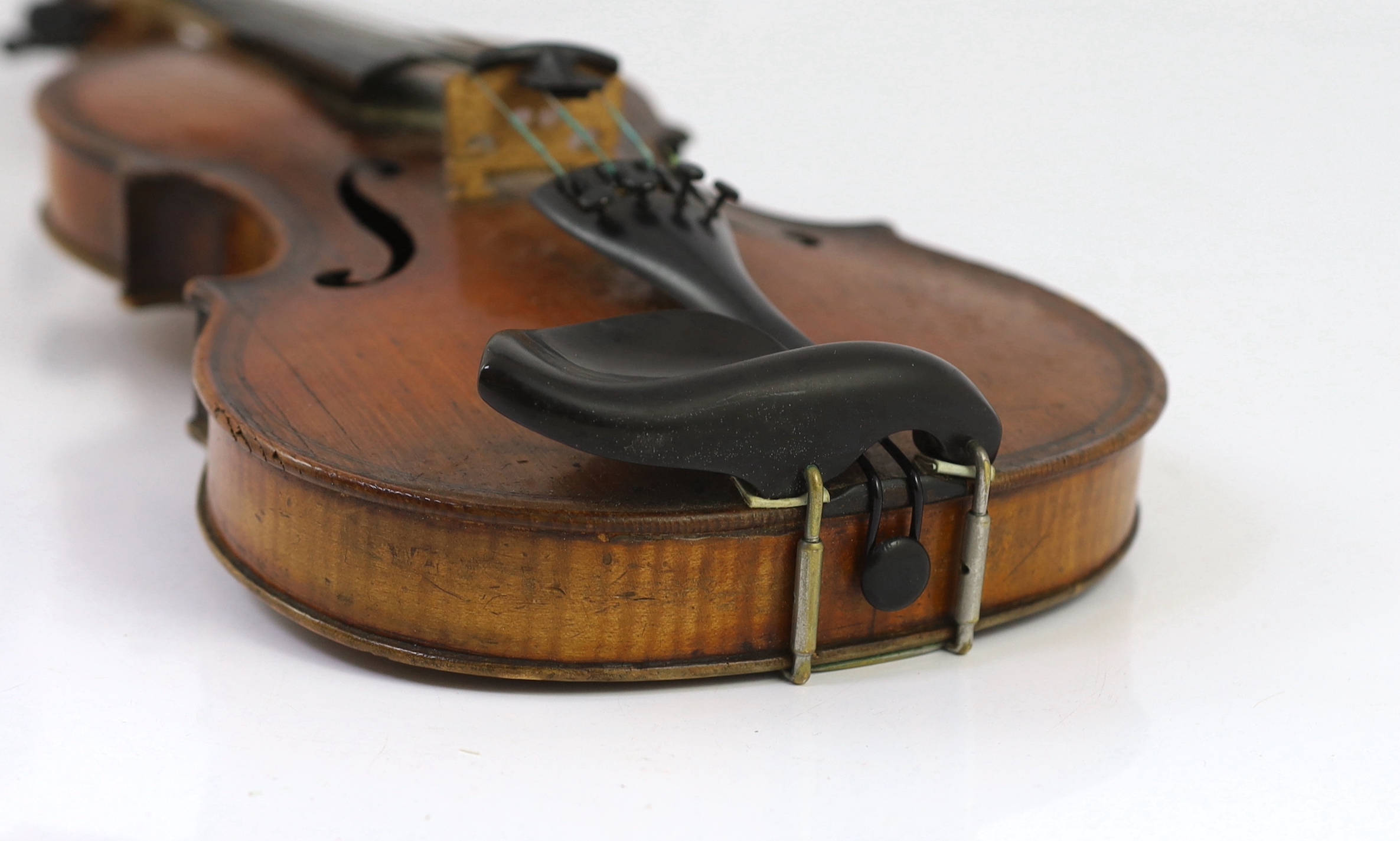 An 18th century violin, labelled ‘New Back by James Carroll, Maker, Manchester 1899’, with slight - Image 10 of 10