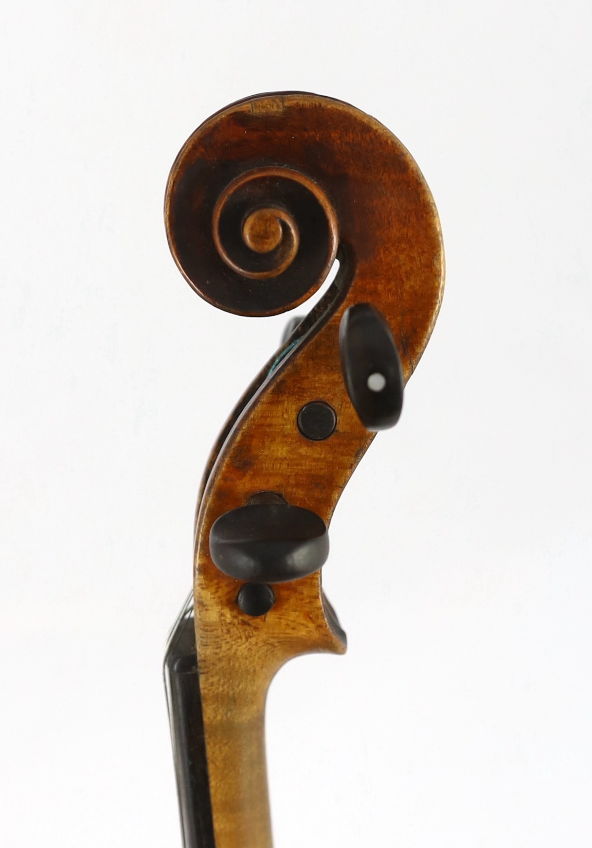 An 18th century violin, labelled ‘New Back by James Carroll, Maker, Manchester 1899’, with slight - Image 4 of 10