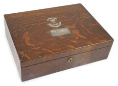 Somerset Light Infantry. A George V Sergeants Mess oak cigar box, with the Regimental arms and