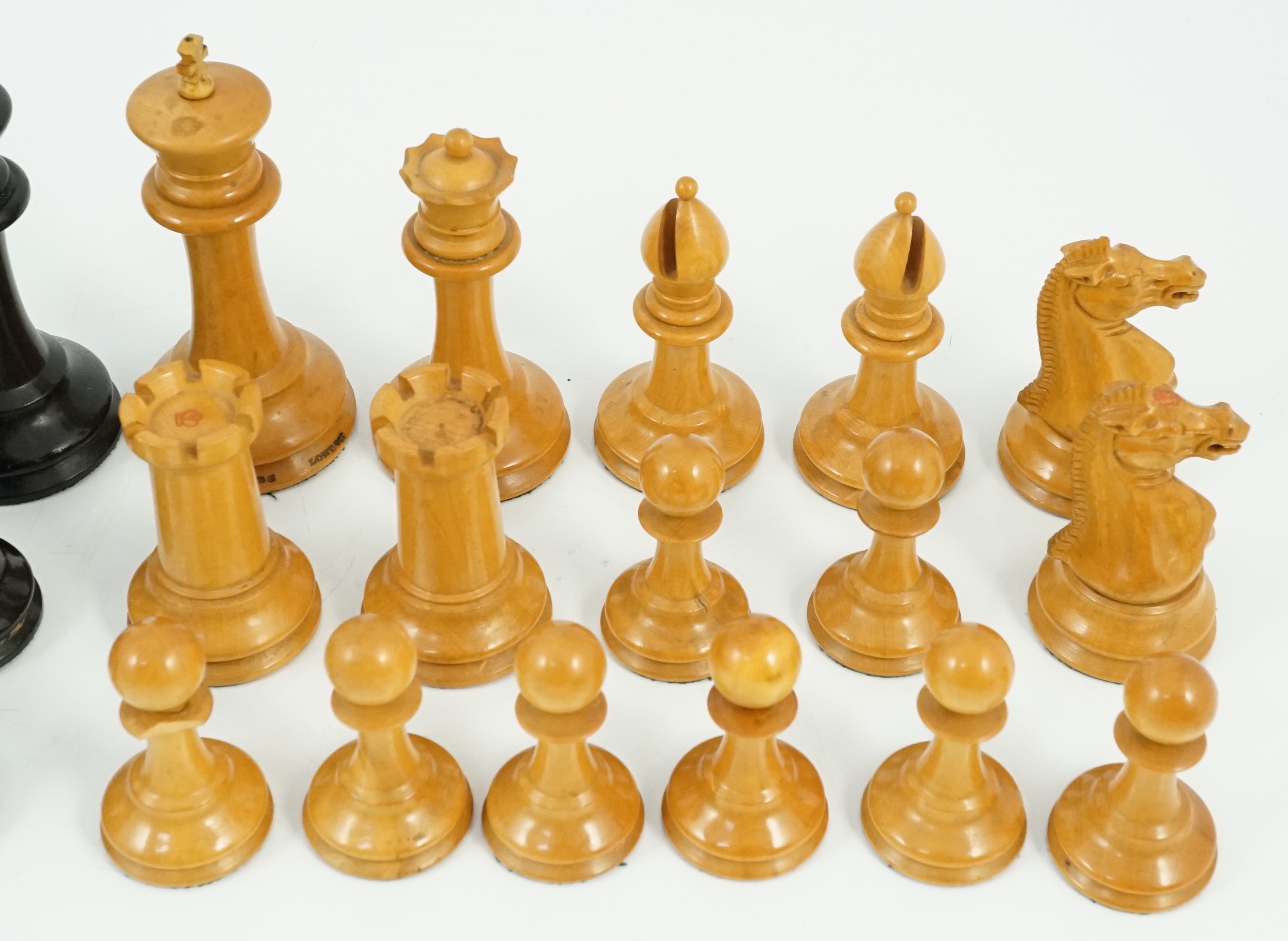 An early Jaques Staunton pattern lead weighted boxwood and ebony chess set, c.1850, white king - Image 5 of 10