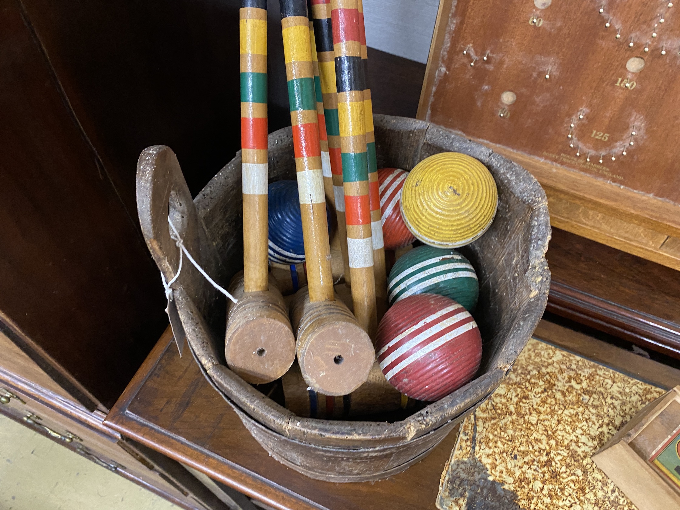 A child's croquet set and assorted games etc. - Image 3 of 3