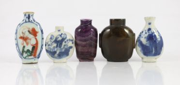 Five Chinese snuff bottles, 19th/20th century, Tallest 7.2cm