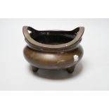 A Chinese bronze censer, 15cm wide