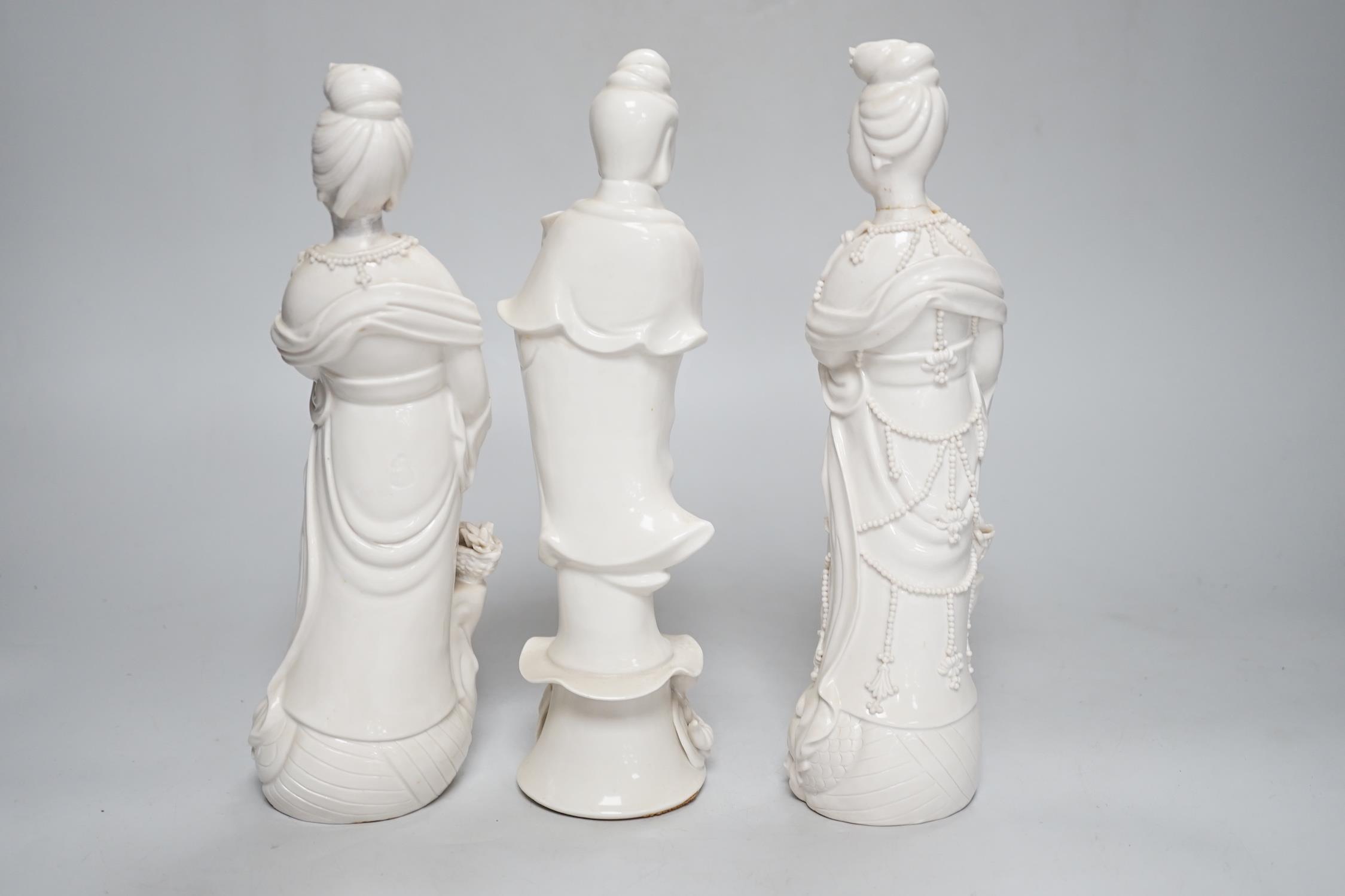 Three Chinese blanc de chine figures of Guanyin, 25cm - Image 5 of 6
