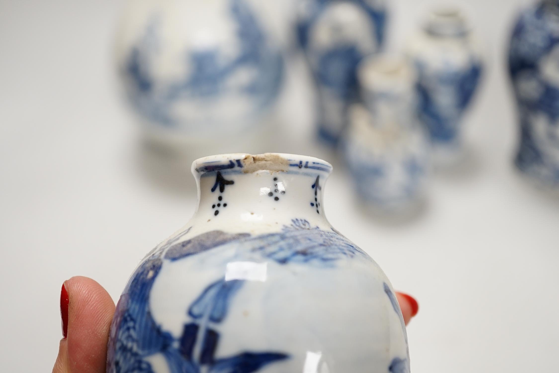 A Chinese armorial blue and white bottle vase, Qianlong/Jiaqing period, and five assorted 19th - Image 8 of 12