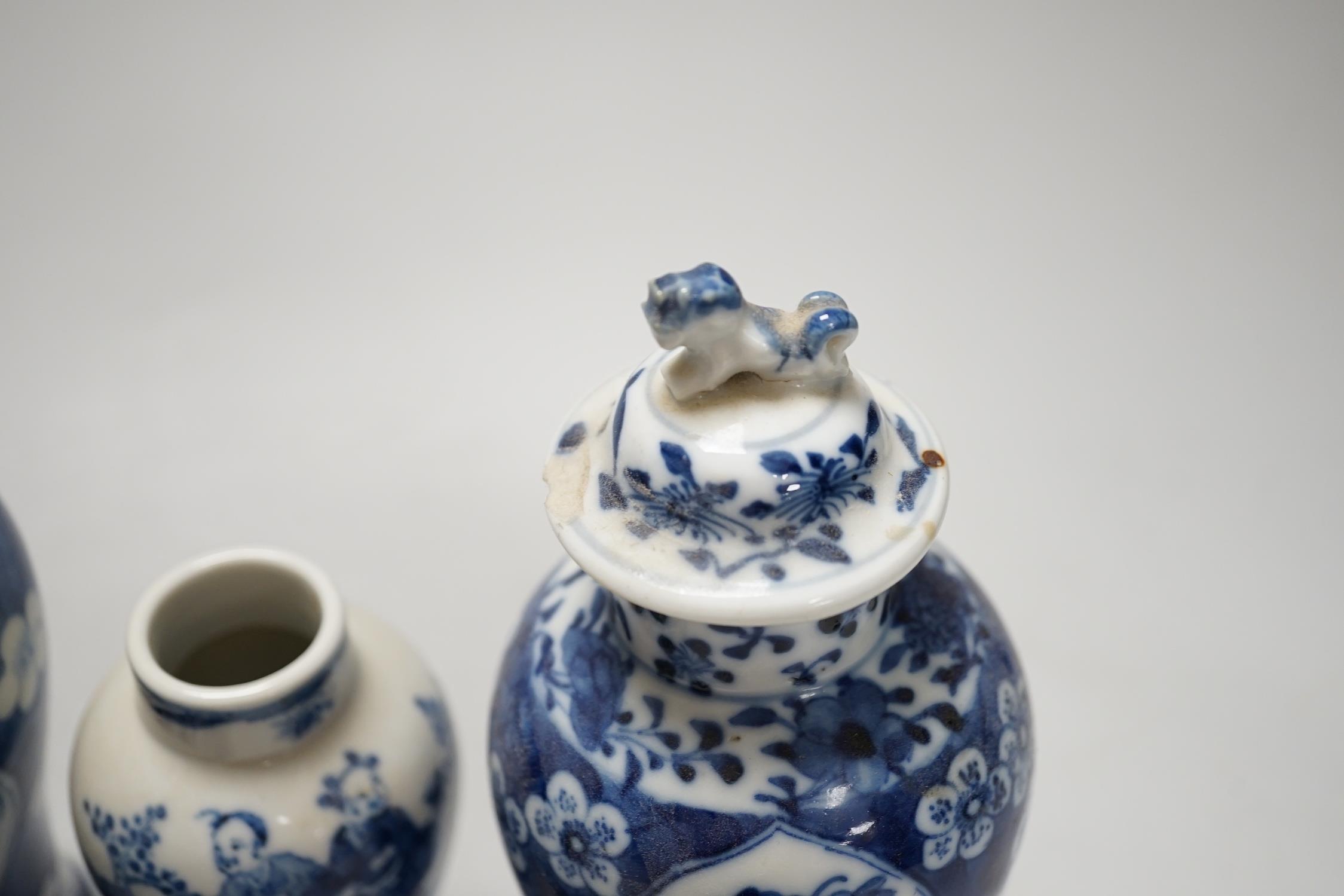 A Chinese armorial blue and white bottle vase, Qianlong/Jiaqing period, and five assorted 19th - Image 4 of 12