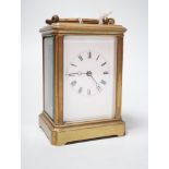 A French brass carriage timepiece, 16.5cm high to handle