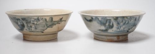 A pair of Tek Sing cargo blue and white bowls, 15cm diameter