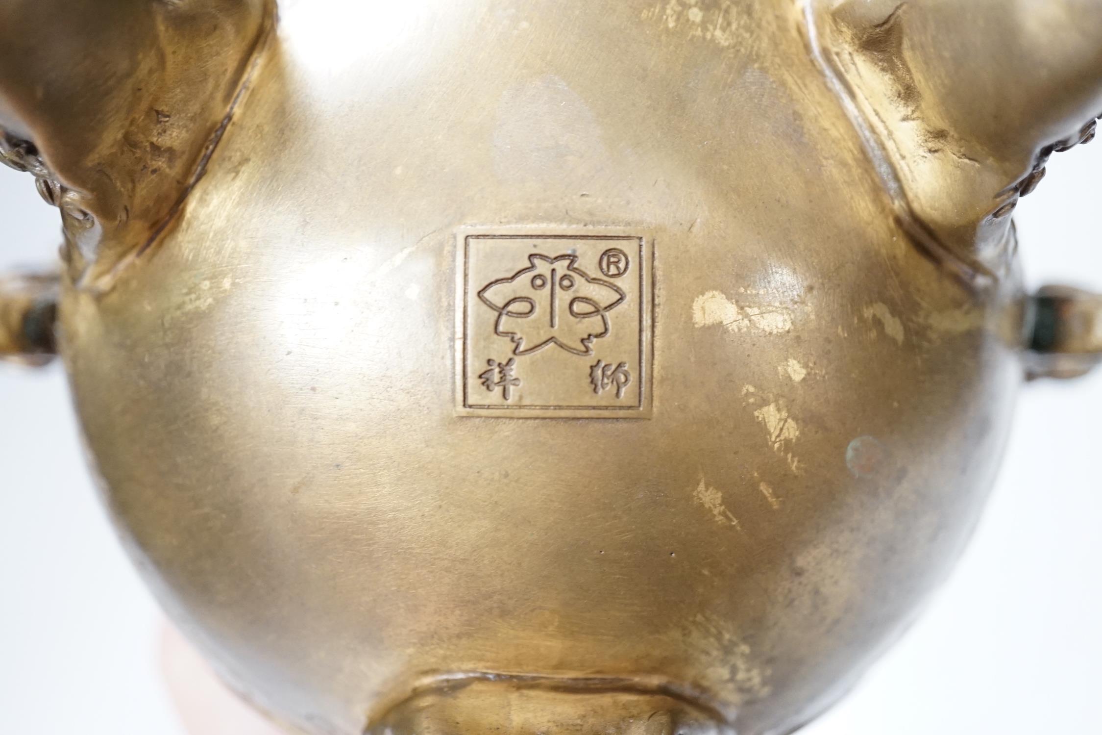 A Japanese bronze shi-shi footed censer and cover, 22cm high - Image 9 of 9