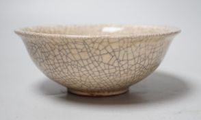 A Chinese crackle glazed bowl, 16cm diameter