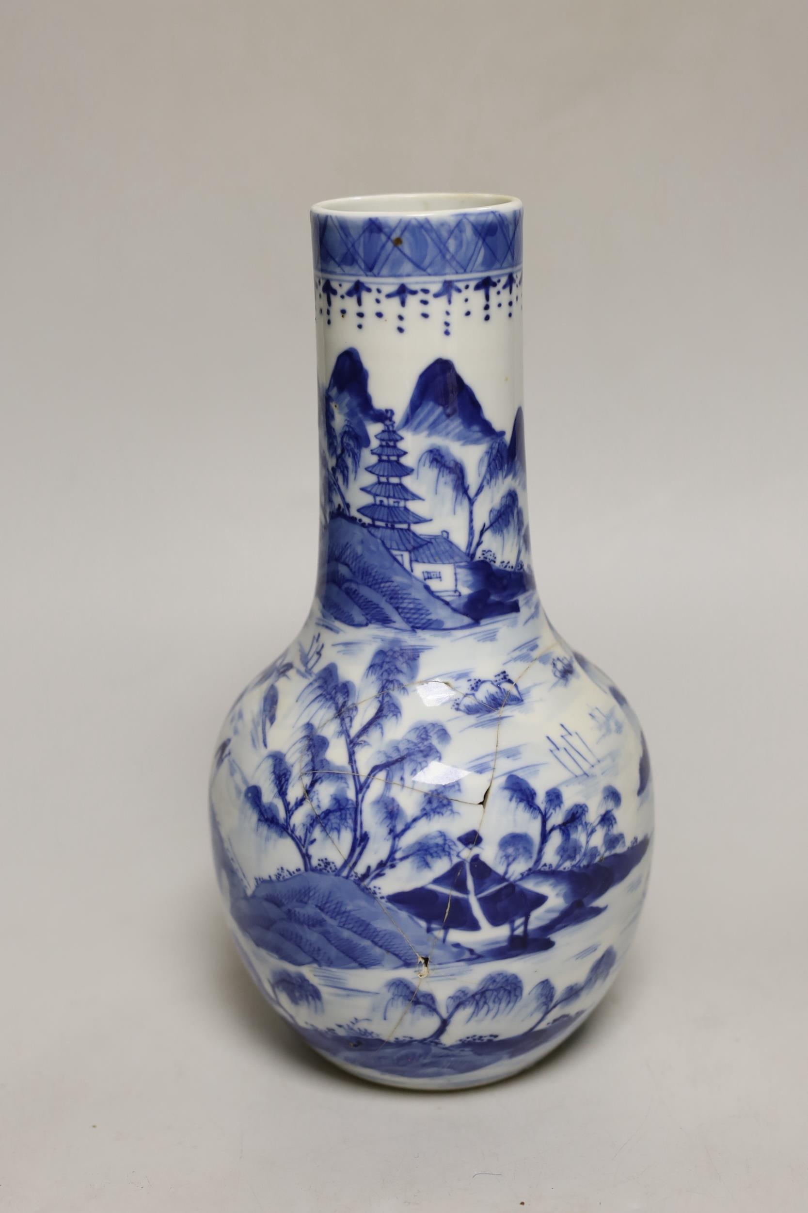 A Chinese blue and white baluster vase, 25cm high (a.f.) - Image 2 of 4