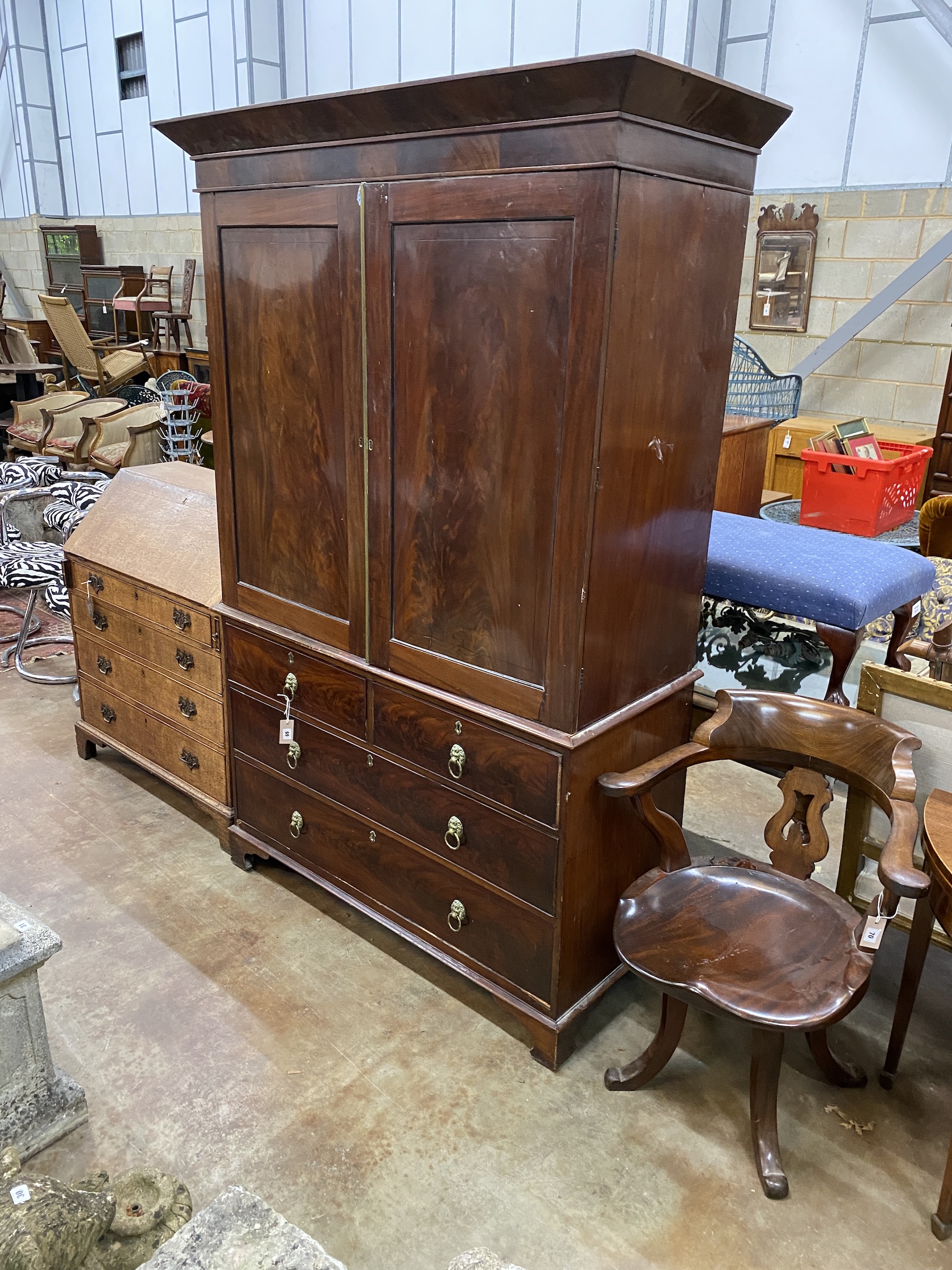 A George III mahogany linen press, width 134cm, depth 60cm, height 204cm - Image 3 of 6