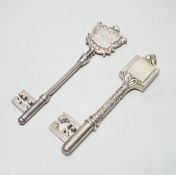 A late Victorian silver presentation key, with engraved armorial, James Fenton & Co, Birmingham,