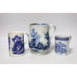 Two late 18th century Worcester blue and white mugs and a Pennington, Liverpool mug, largest 15.