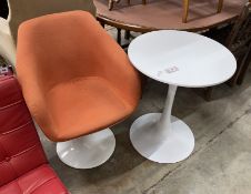 Eero Saarinen for Knoll - Tulip swivel chair and a circular table, diameter 60cm, height 72cm