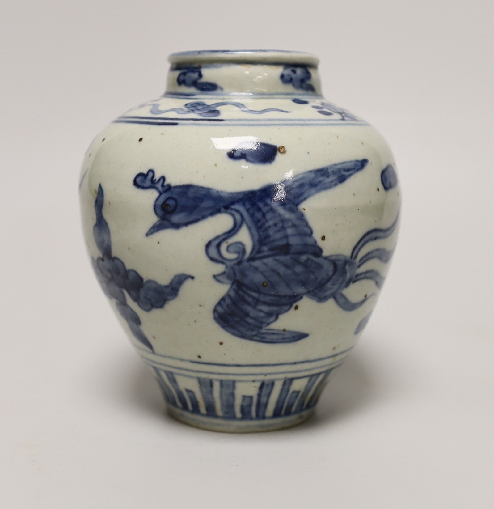 Chinese late Ming blue and white ‘phoenix’ jar, Wanli period, decorated with phoenixes, 14cm high - Image 2 of 5