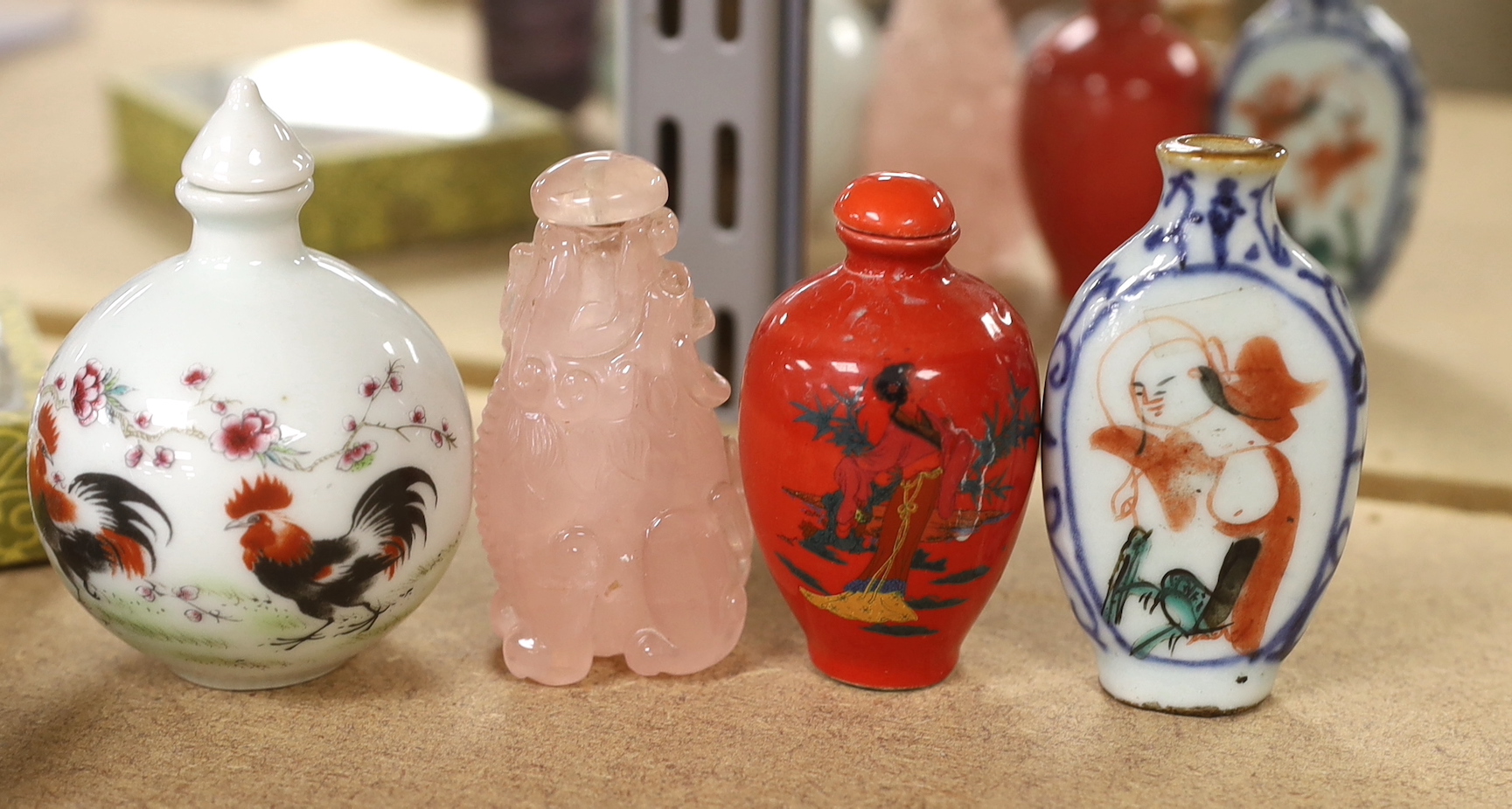 A collection of Oriental and Chinese items including quartz and hand painted snuff bottles, the - Image 4 of 6