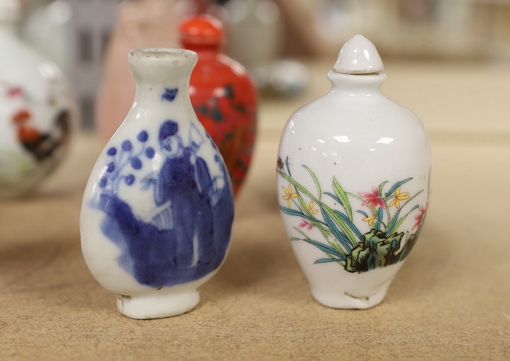 A collection of Oriental and Chinese items including quartz and hand painted snuff bottles, the - Image 2 of 6