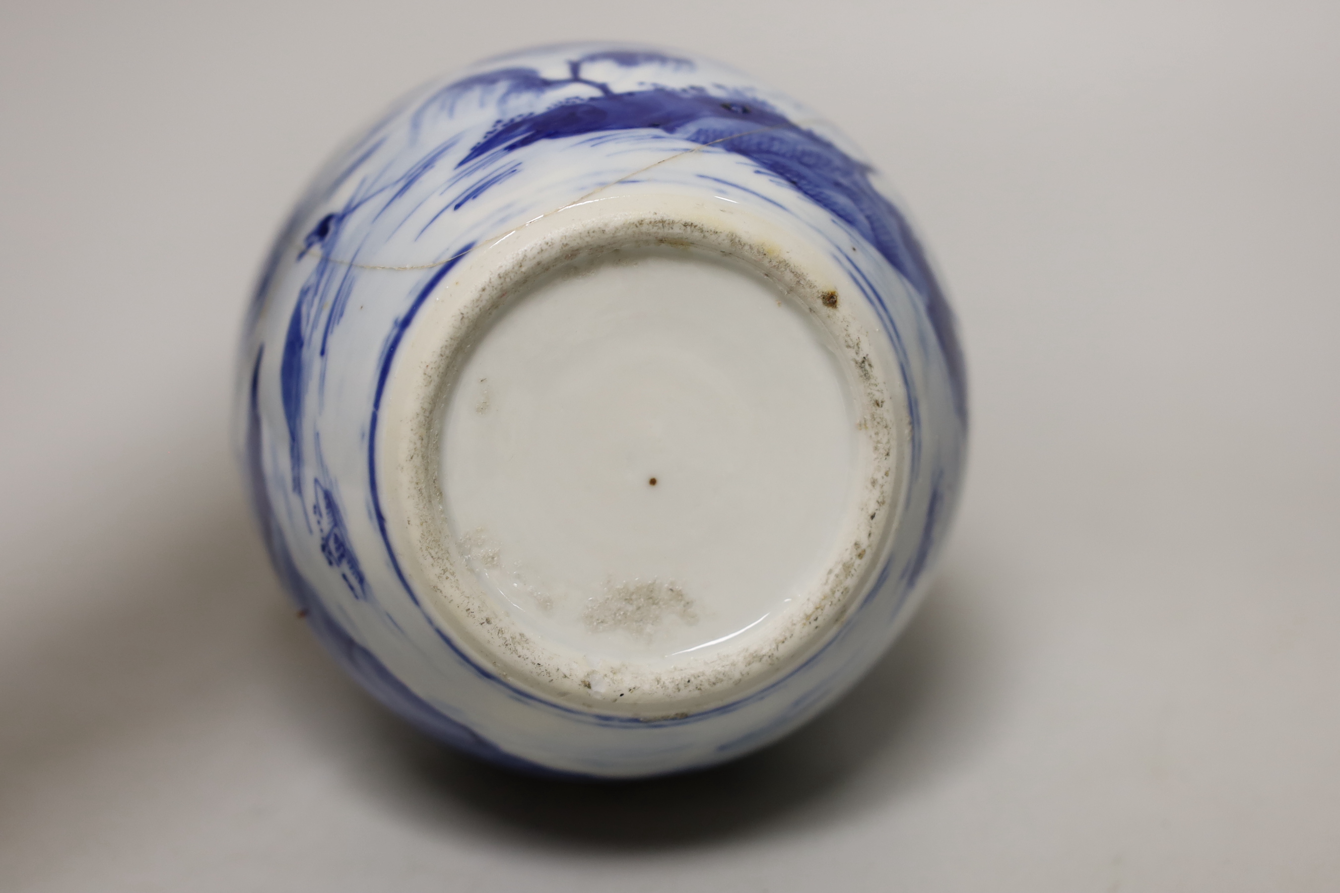 An early 20th century Chinese blue and white baluster vase, 25cm high (a.f.) - Image 4 of 4