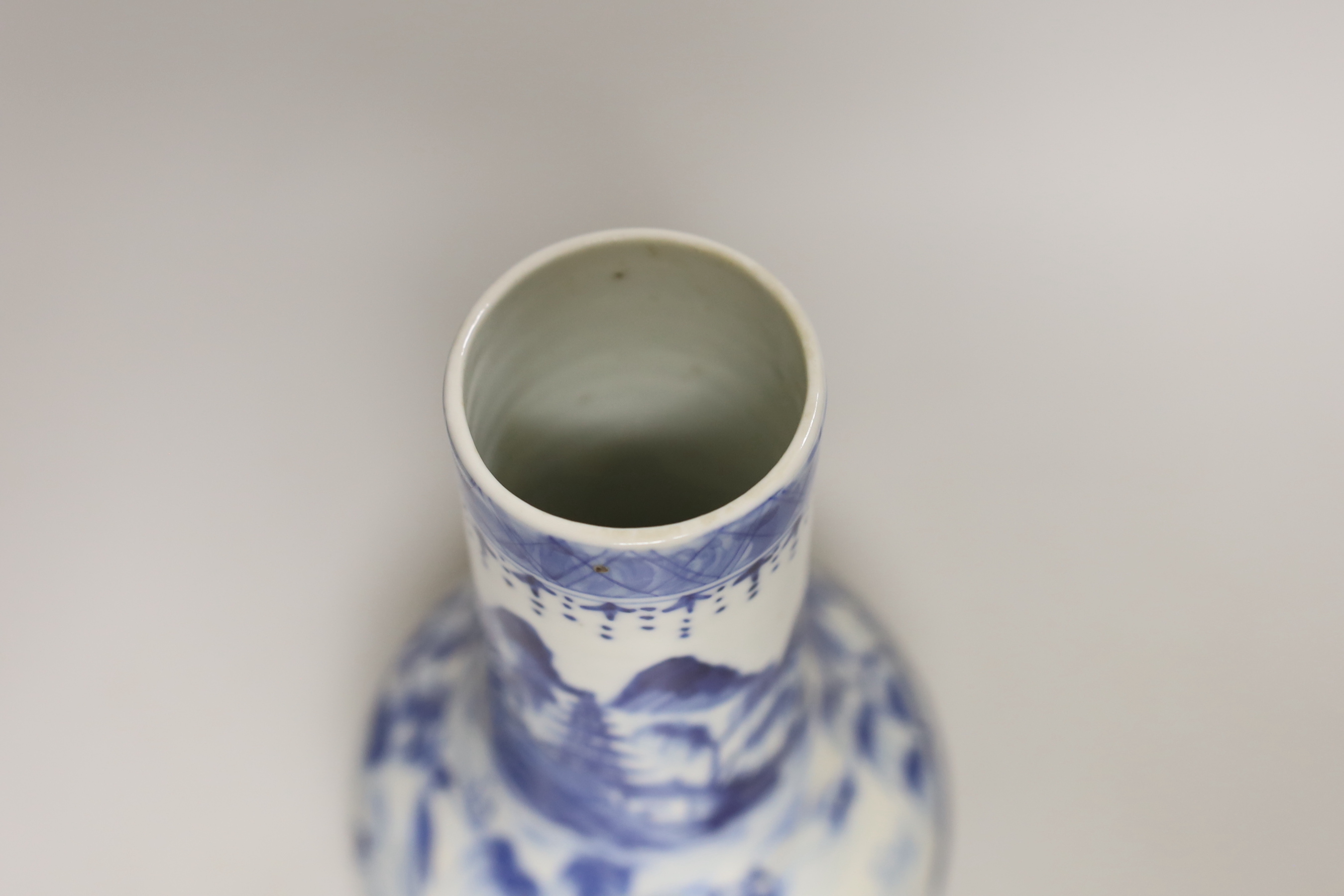 An early 20th century Chinese blue and white baluster vase, 25cm high (a.f.) - Image 3 of 4