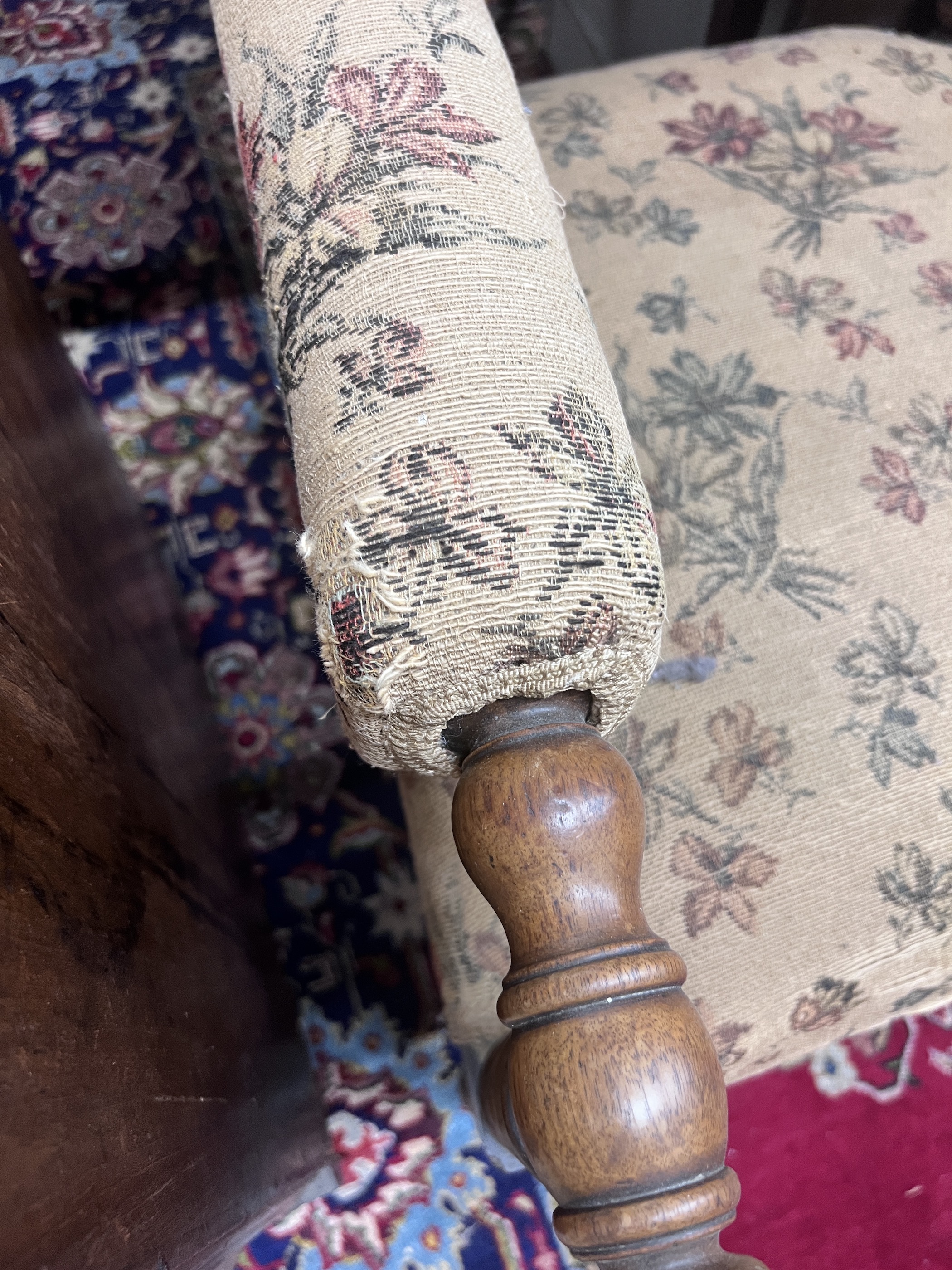 A Victorian carved spiral turned mahogany armchair, width 60cm, depth 60cm, height 118cm - Image 4 of 4