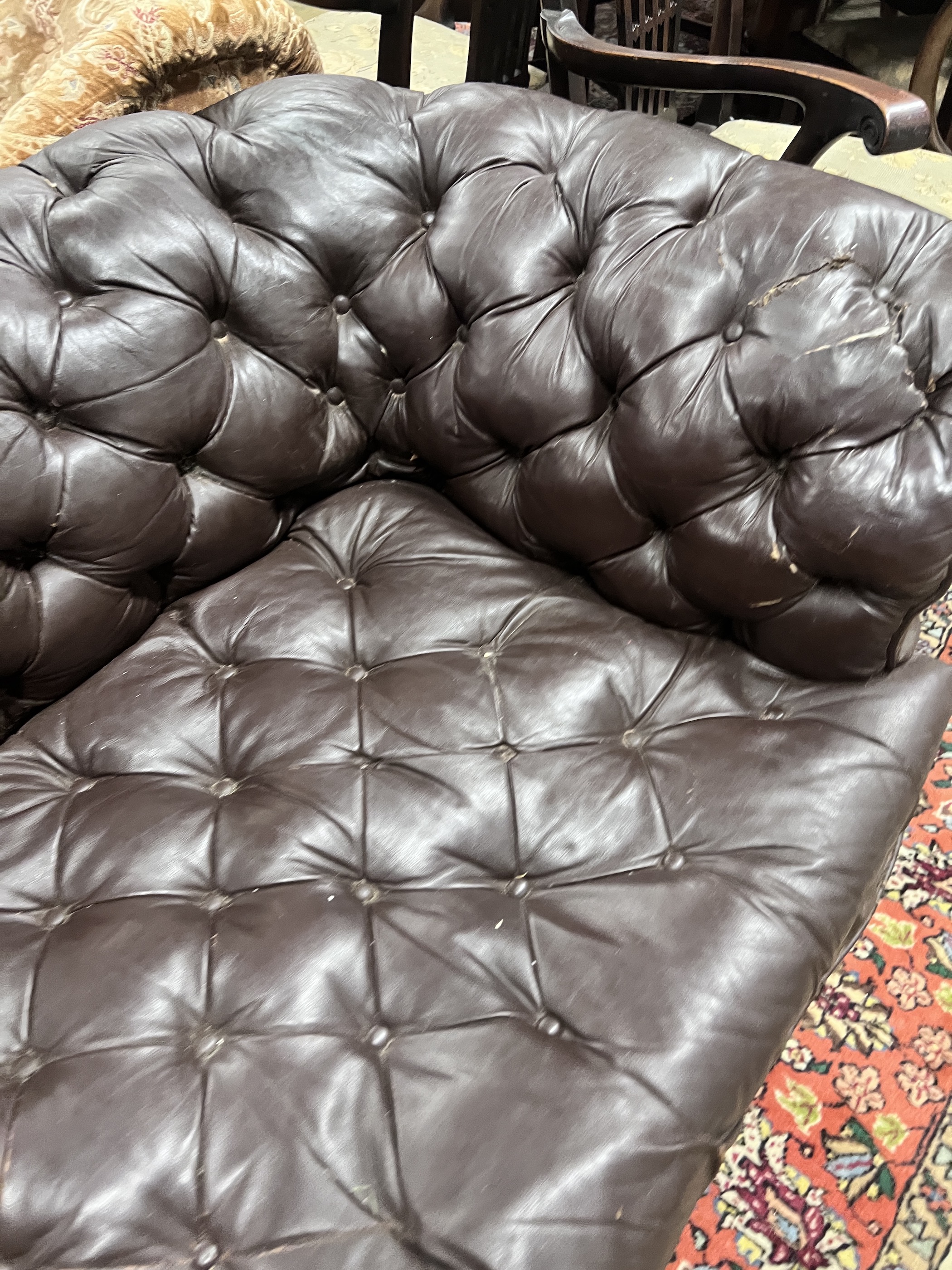 A Victorian buttoned brown leather Chesterfield settee, length 200cm, width 84cm, height 68cm - Image 3 of 4