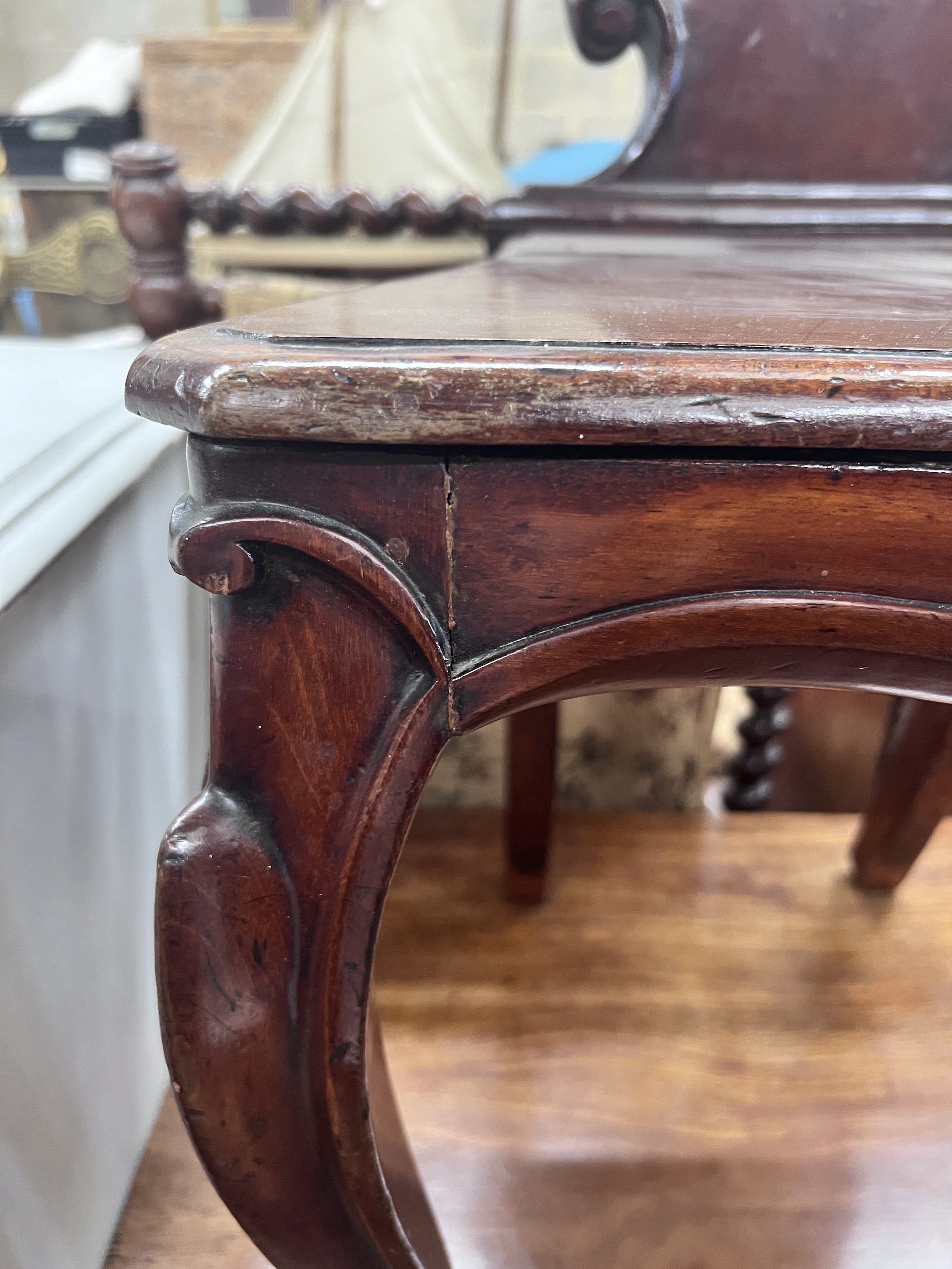 A Victorian mahogany hall chair, height 90cm - Image 2 of 4