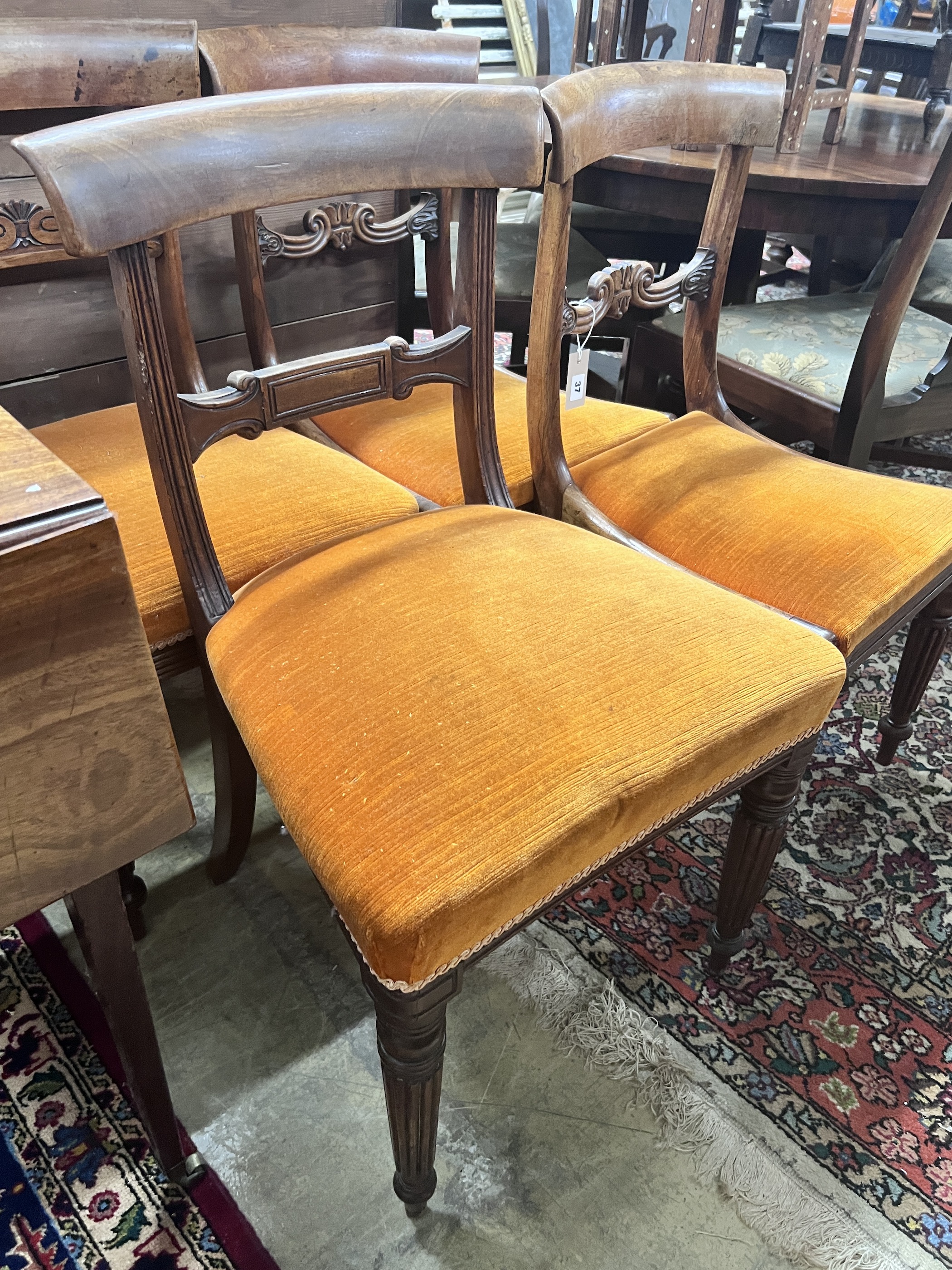 A harlequin set of four Regency dining chairs - Image 3 of 5