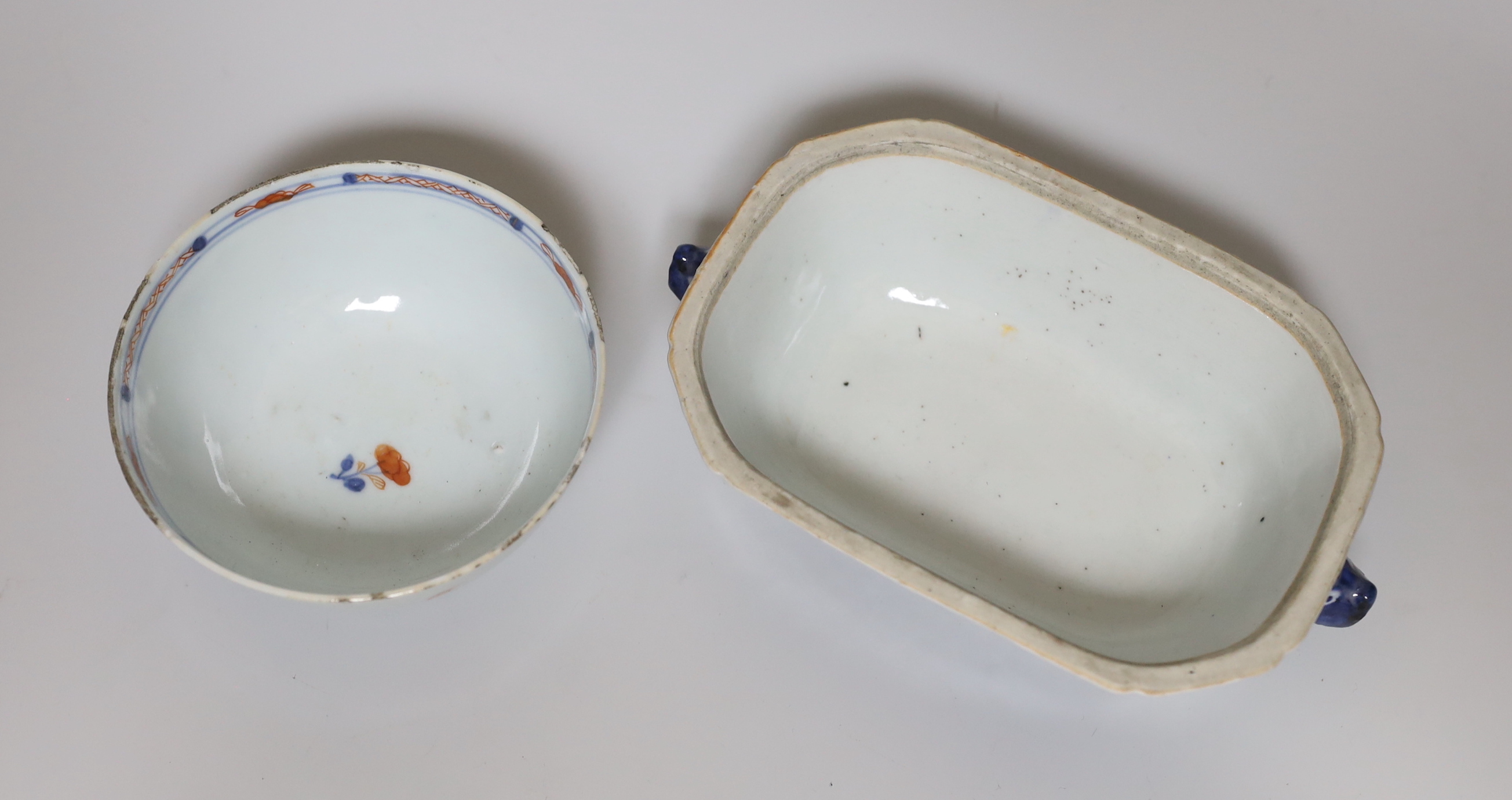 An 18th century Chinese export tureen (lacking cover) and an Imari pallet bowl (2) - Image 3 of 4