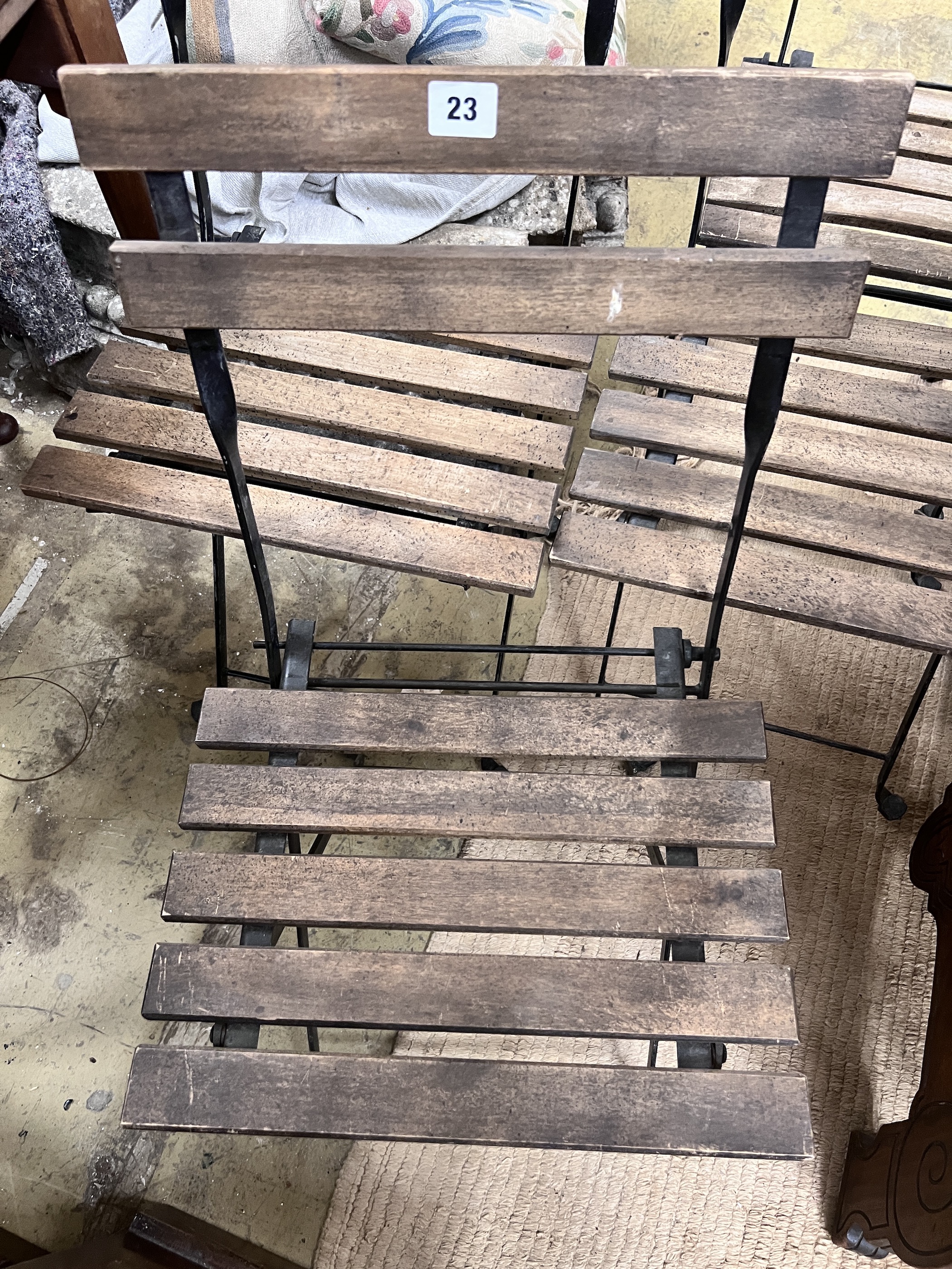 A set of four wrought iron slatted wood folding garden chairs - Image 2 of 4