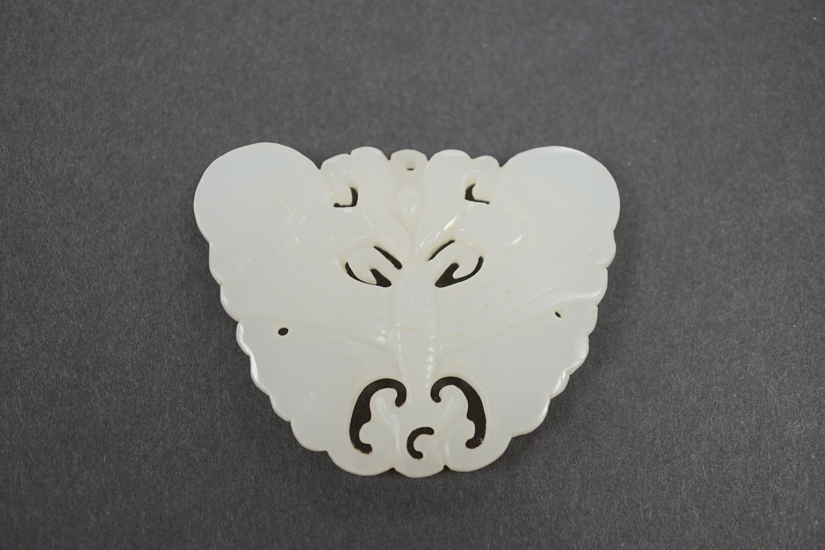 A Chinese white jade butterfly plaque, 6cm - Image 2 of 2