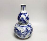 A Chinese blue and white double gourd vase, 33cm