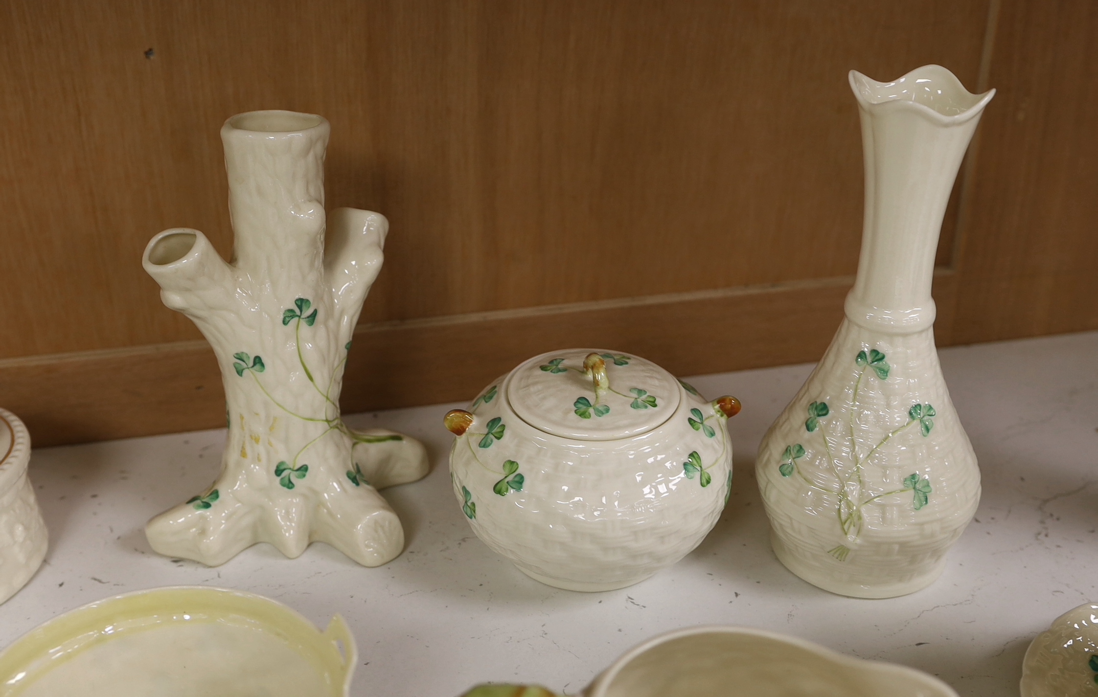 A quantity of Belleek ‘Clover’ pattern ceramics and a Belleek box and cover, tallest 18.5cm - Image 4 of 6