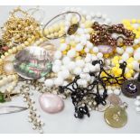 A small quantity of costume jewellery and other items including banknotes, a late Victorian silver