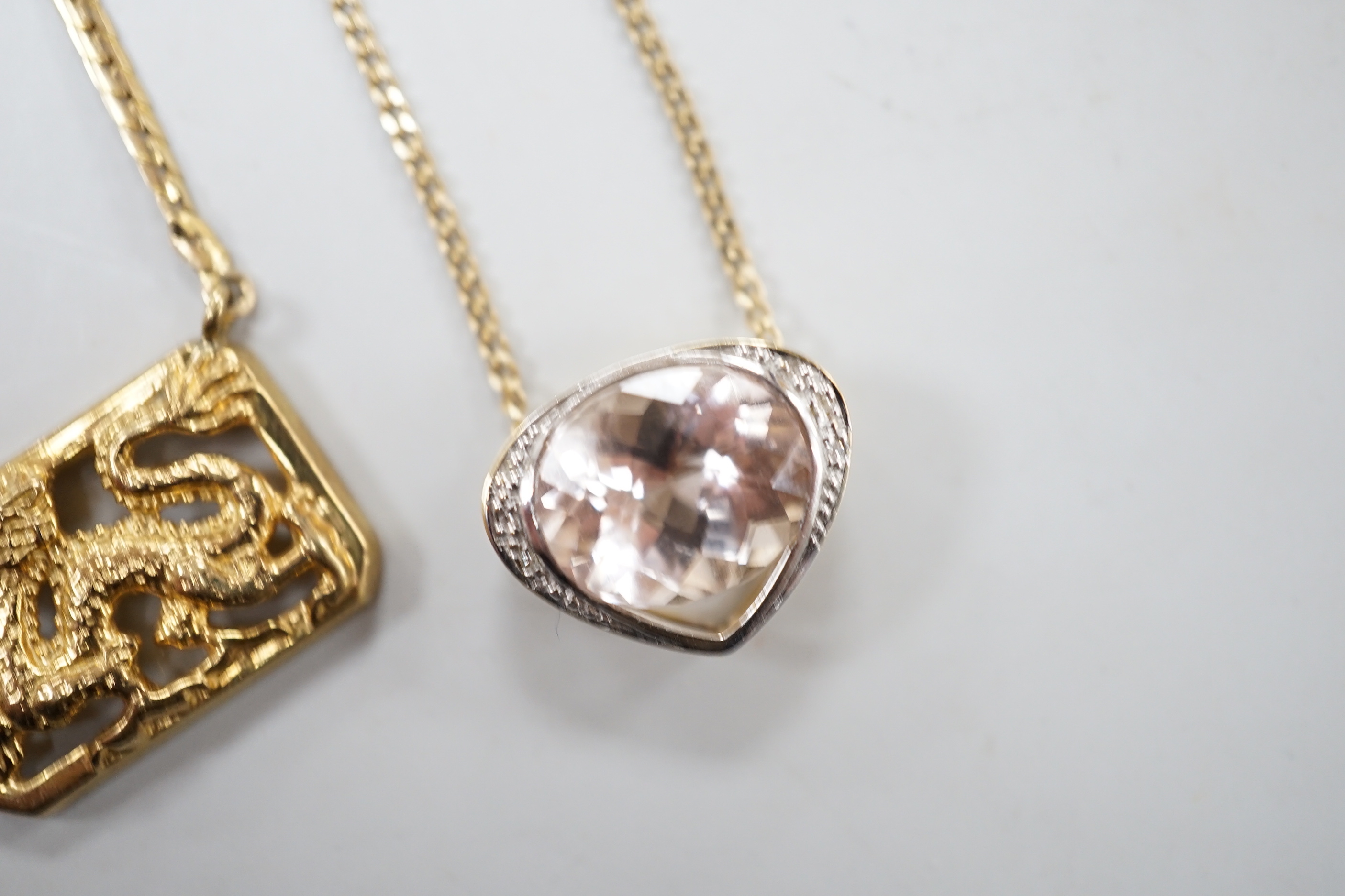 A modern 9ct gold and morganite? set heart shaped pendant necklace, 52cm and a 9ct gold Italian ' - Image 3 of 6