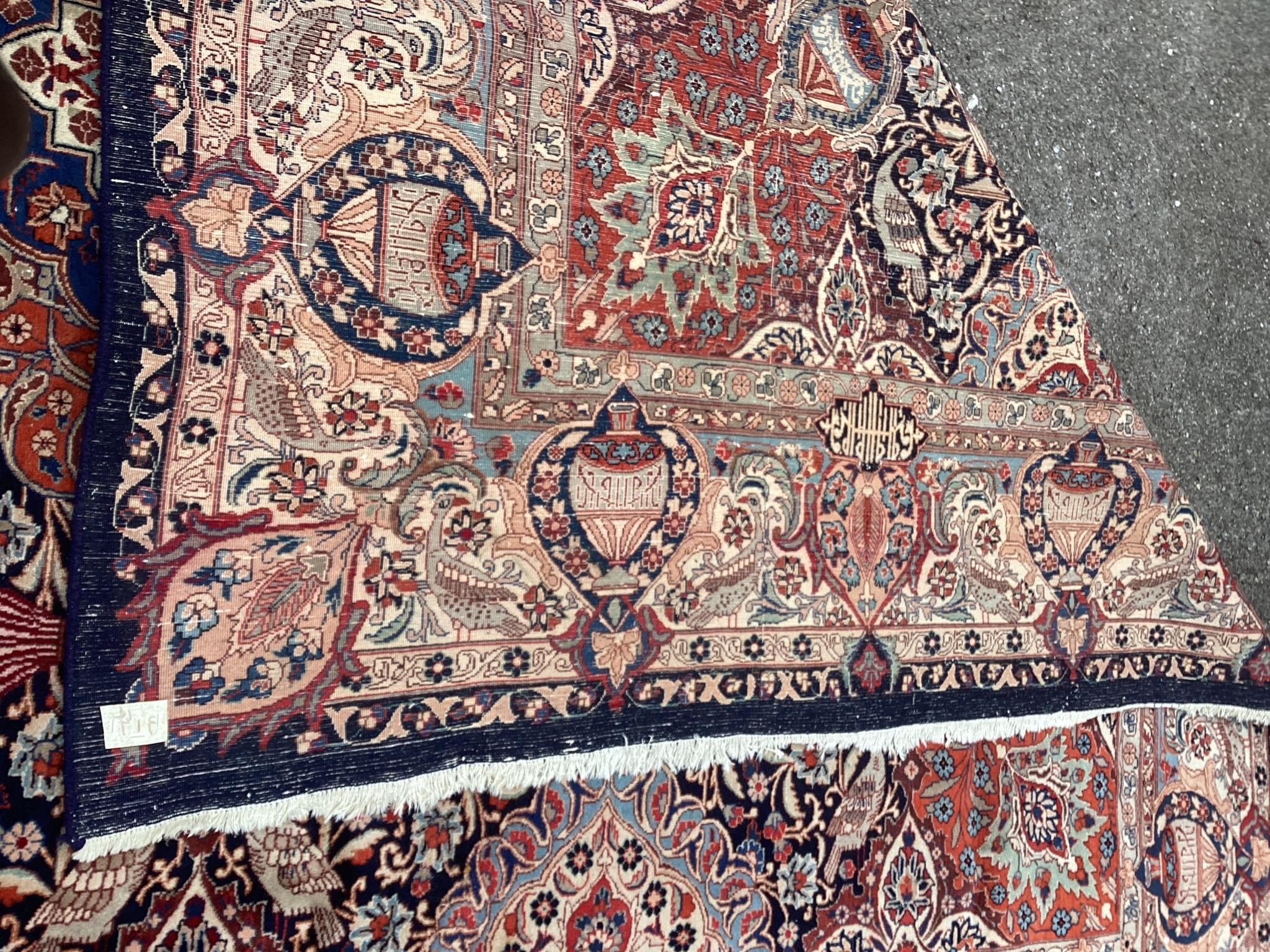 A Tabriz blue ground carpet, 390 x 290cm - Bild 3 aus 3