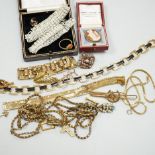 A group of assorted costume jewellery including a brooch in cameo corner leather case, and a small