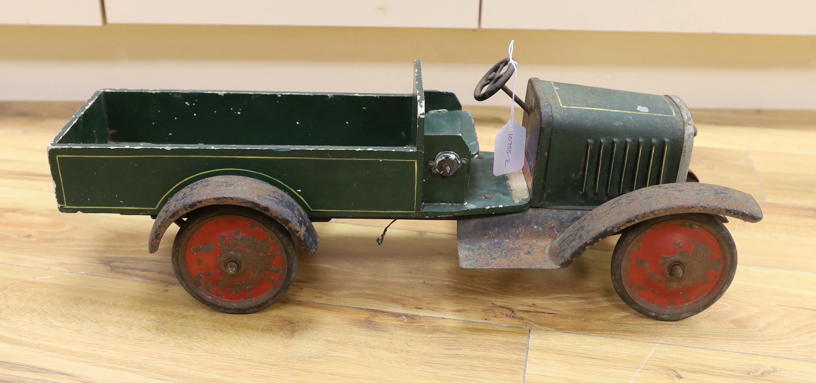 A large 1920s style tinplate and wood truck, length 62.5cm - Image 2 of 3