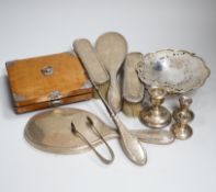 A group of assorted small silver comprising a set of six Victorian silver coffee spoons, Sheffield