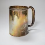 A George VI silver pint mug, of plain form, Birmingham 1945, 11.5cm, 390 grams