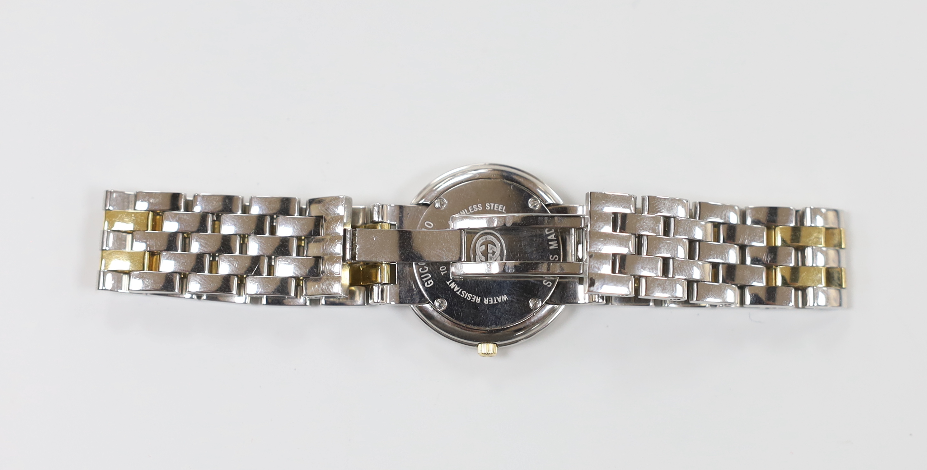 A lady's gold and steel Gucci quartz wrist watch - Image 3 of 4