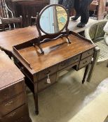 An early 20th century George III style mahogany kneehole dressing table, width 104cm, depth 52cm,