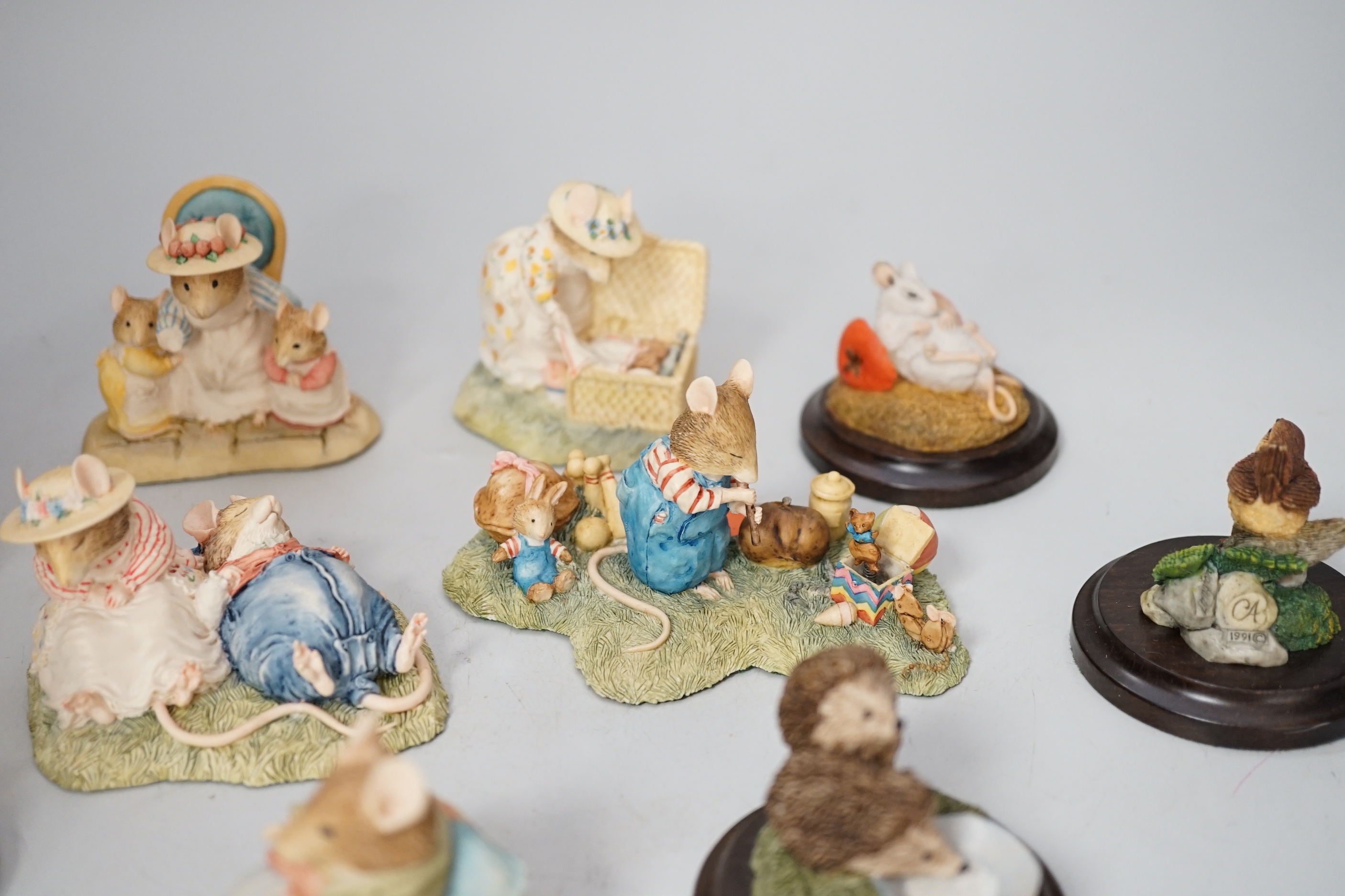 A collection of Border Fine Arts “Brambly Hedge” figurines, - Image 4 of 7