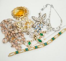 Nine assorted items of mainly white or coloured paste jewellery.